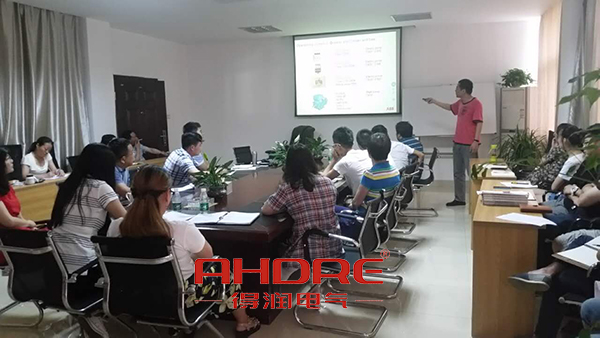 得潤(rùn)電氣　開(kāi)關(guān)柜生產(chǎn)廠(chǎng)家　咨詢(xún)熱線(xiàn)：4000551777　QQ:3176885416
