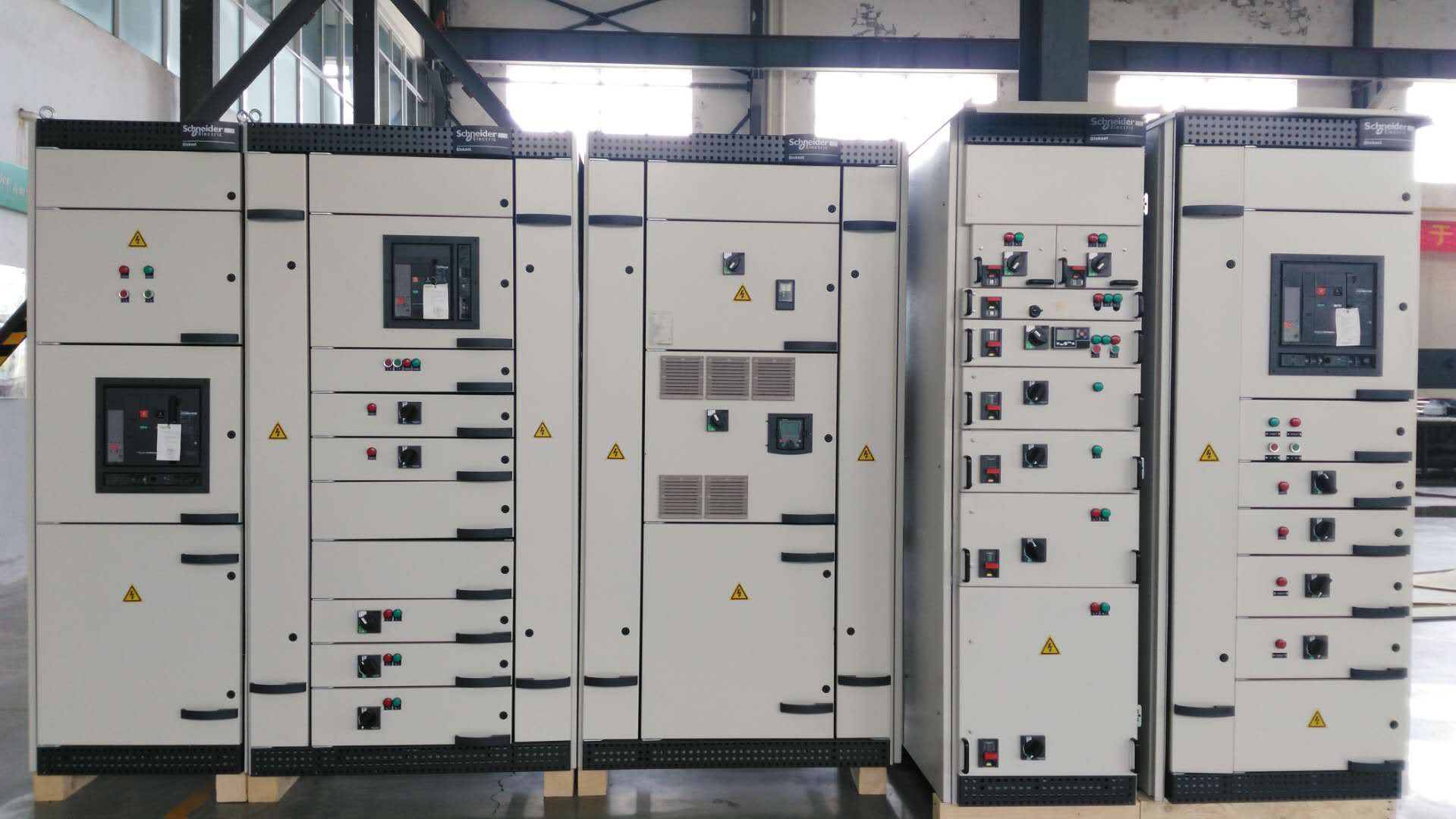 施耐德低壓柜，blokset型號 得潤電氣樣柜